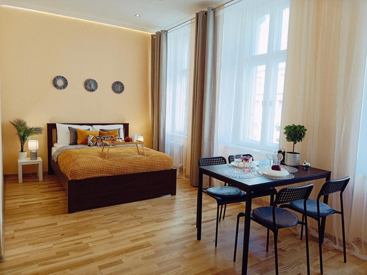 Centrally Located Studio Apartment Riga Exteriér fotografie
