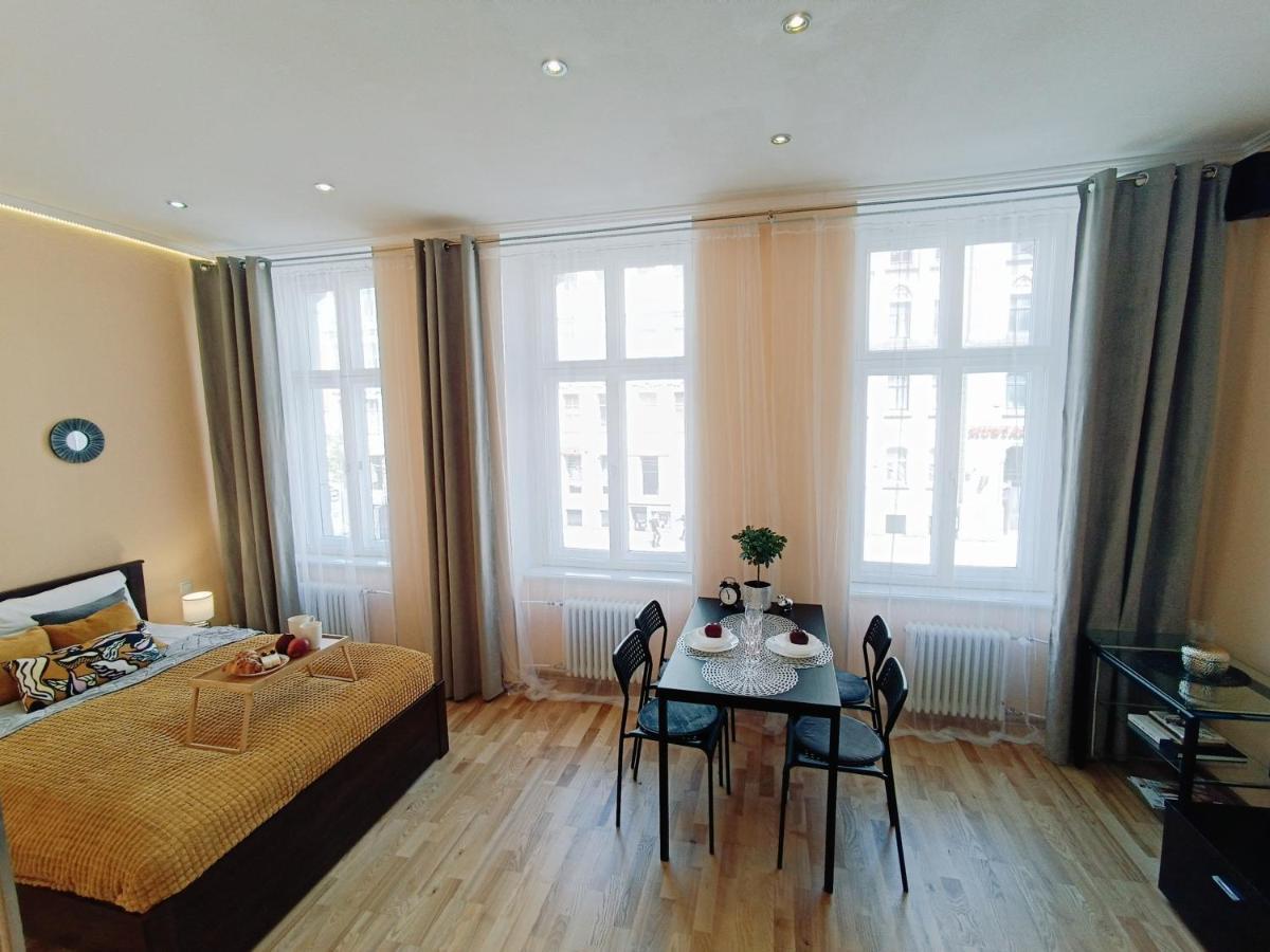 Centrally Located Studio Apartment Riga Exteriér fotografie